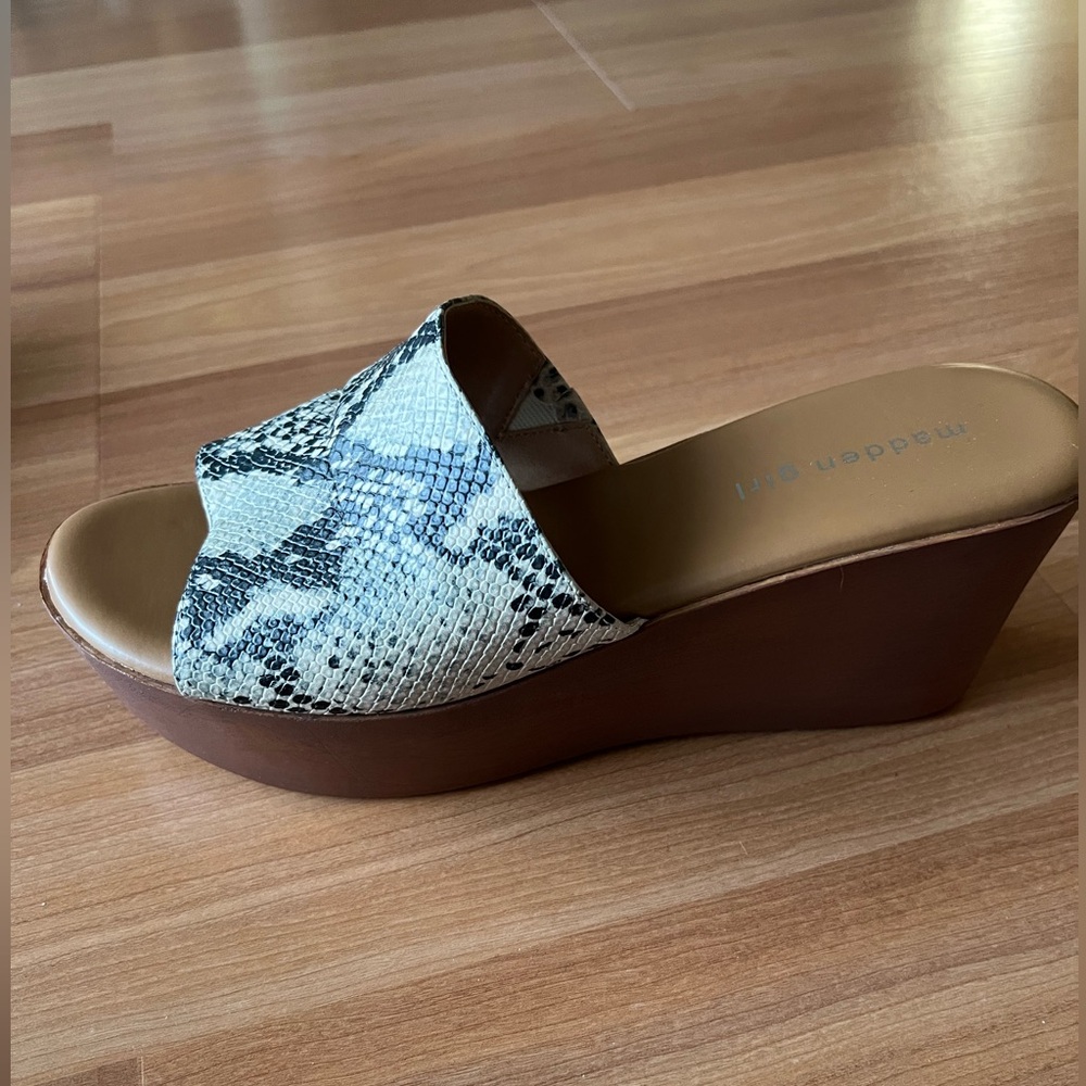 Madden Girl Karrmen Snake Print Wedge Slide Sandals Women’s 11 - Picture 3 of 10